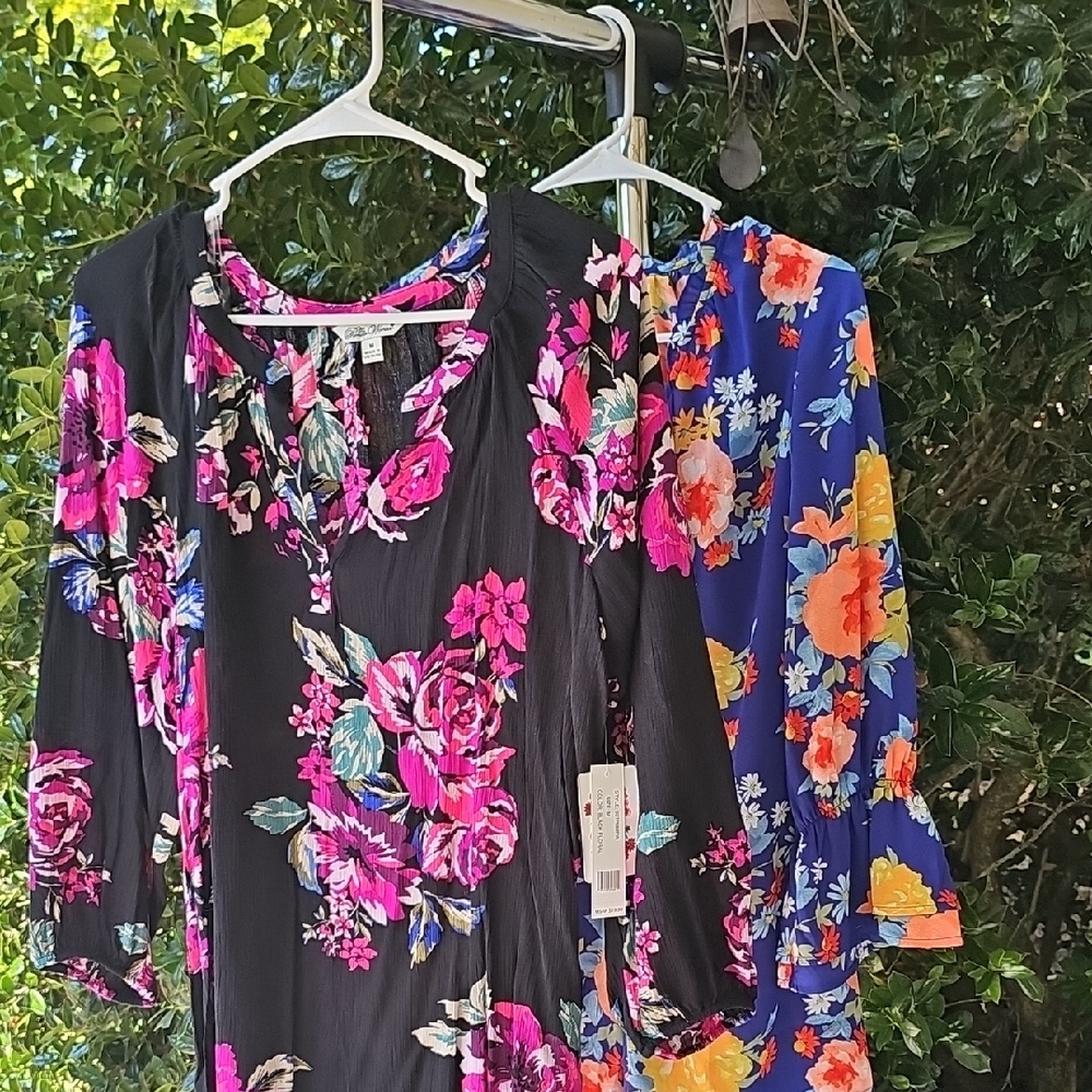 The Pioneer Woman NWT Sz Medium Black and Pink Floral Blouses‎